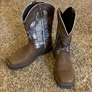 Justin Outdoor boots